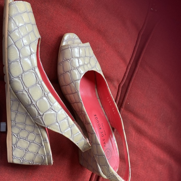 Pas De Rouge shoe - Picture 2 of 2